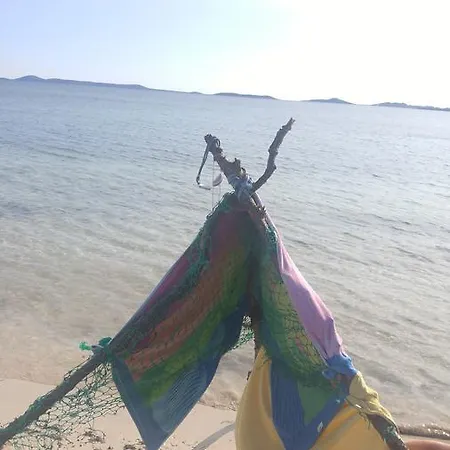 Busketini Dvori オリブ島